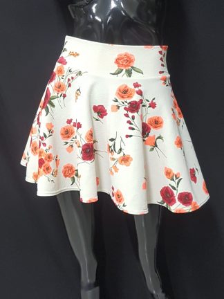 Falda corta color crema, con flores de color brillante-EcoShopping-Ropa Mujer-HYKVZ17